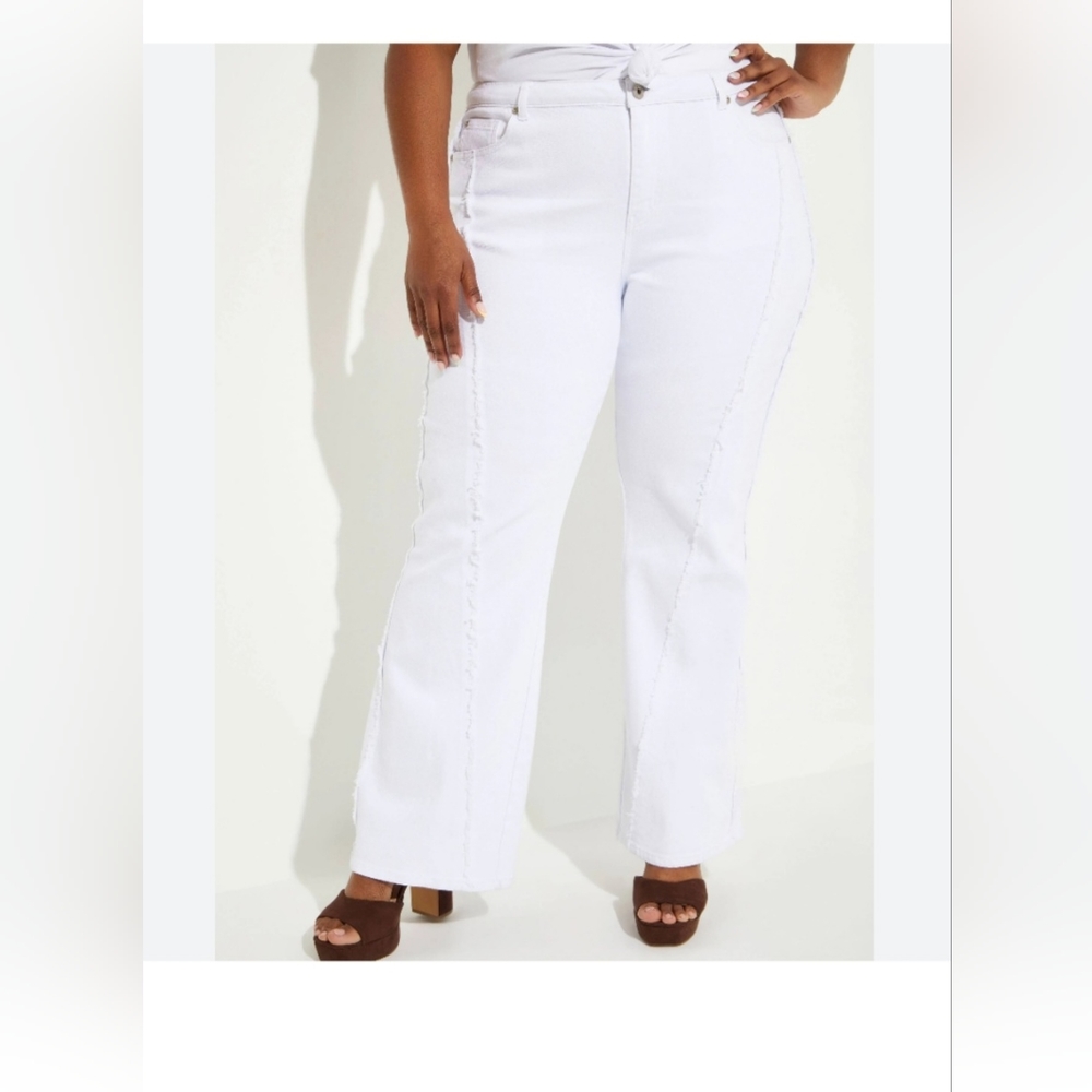 Midrise Frayed Flare Sz. 22 Jeans